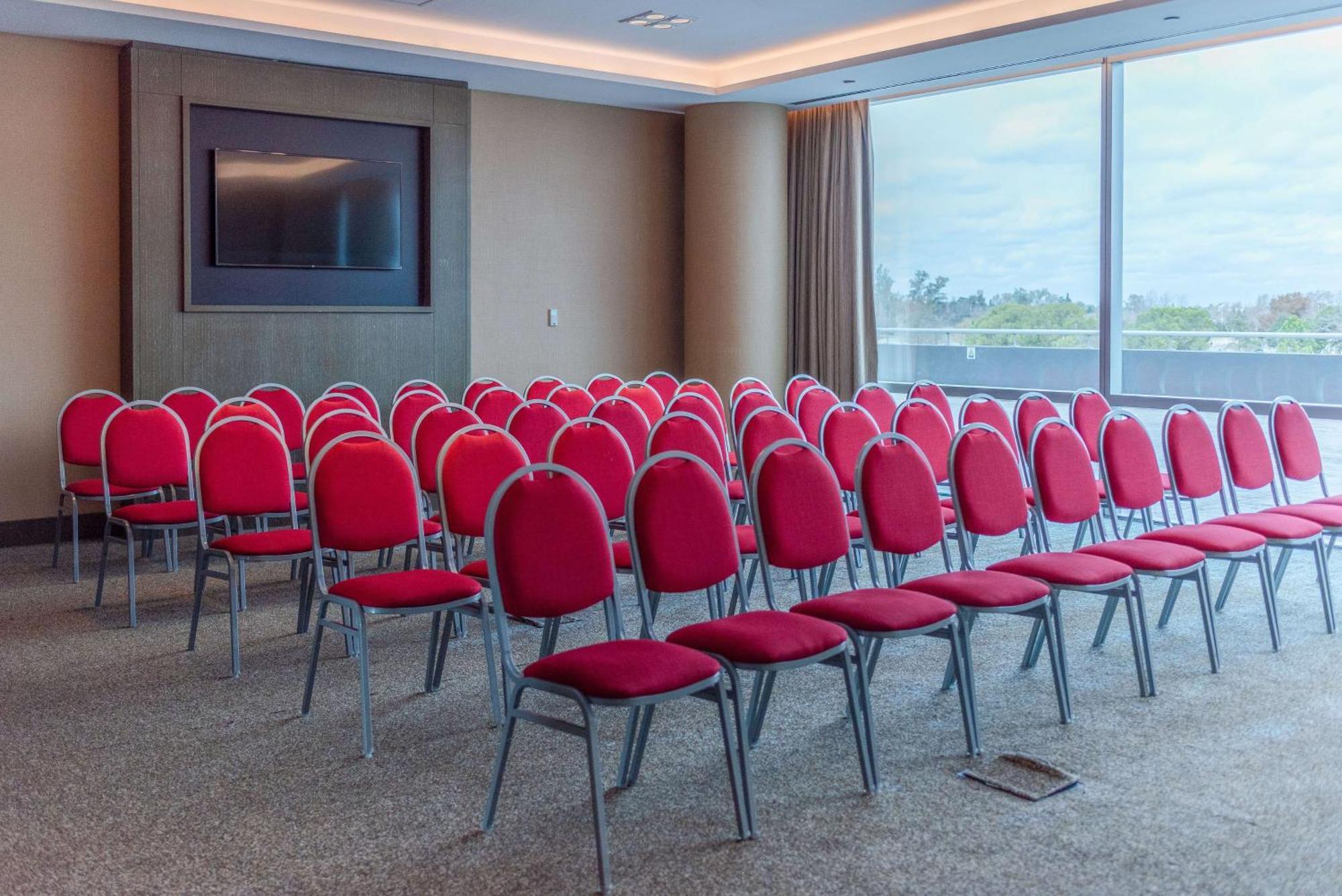Hilton Pilar Hotel Buitenkant foto