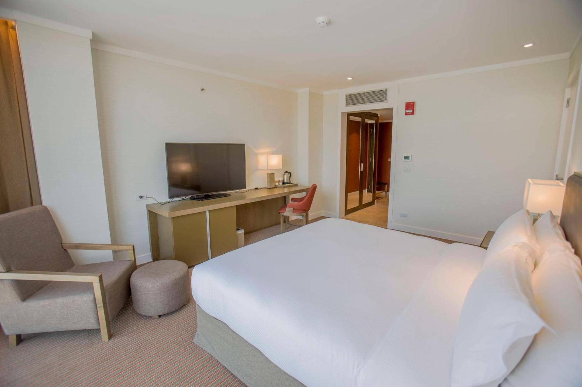 Hilton Pilar Hotel Buitenkant foto