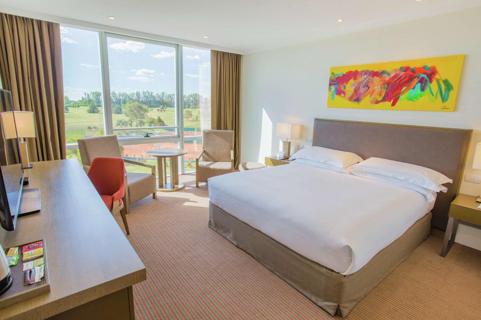 Hilton Pilar Hotel Buitenkant foto