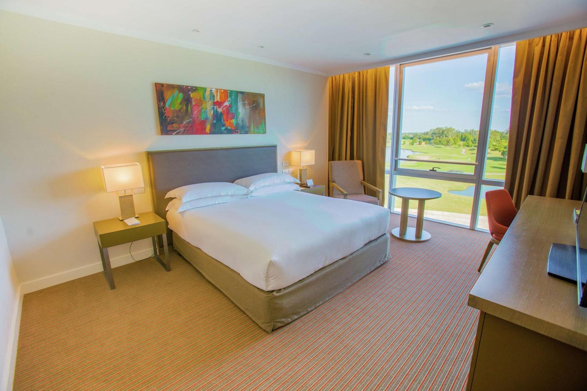 Hilton Pilar Hotel Buitenkant foto